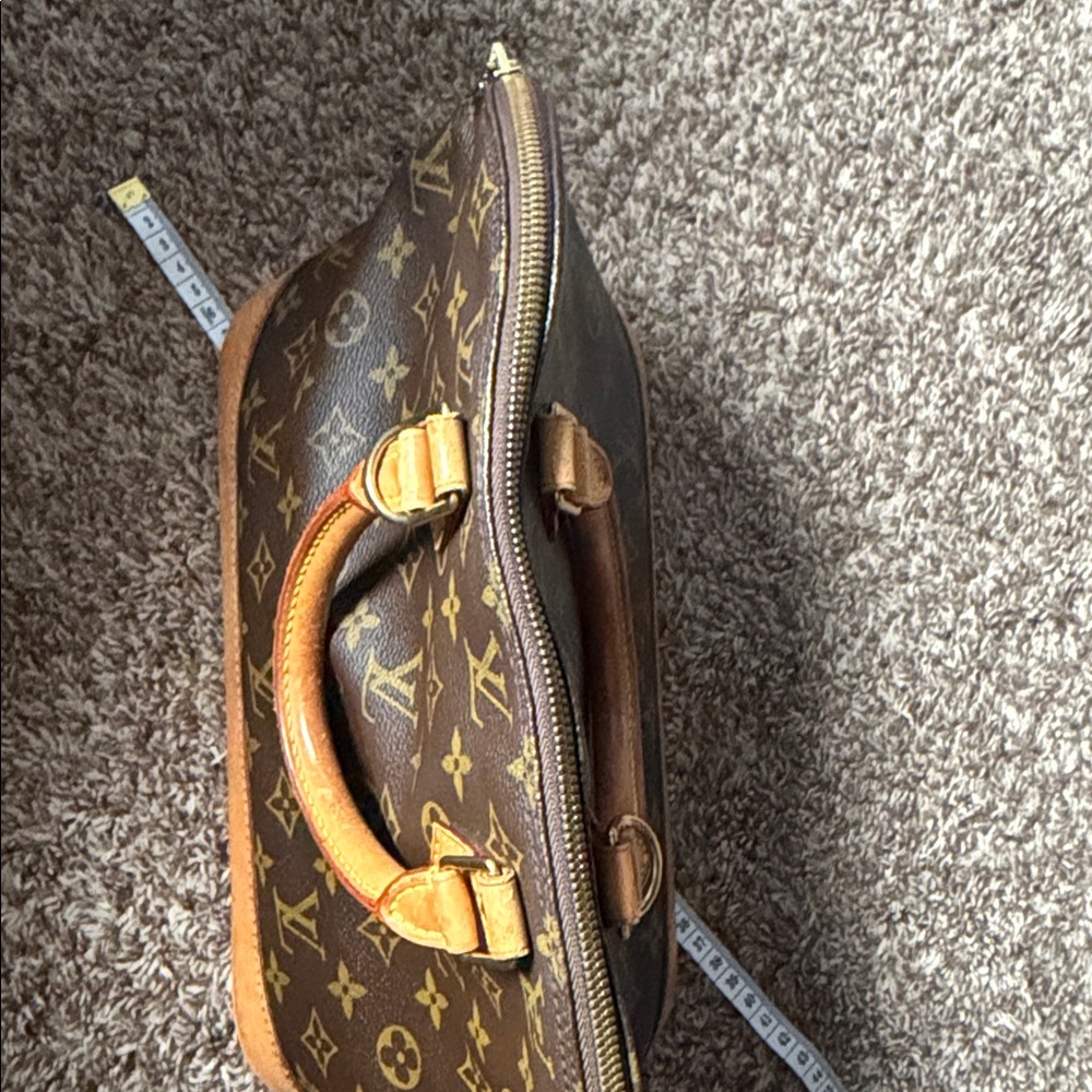 Louis Vuitton Alma PM Monogram Canvas Handbag – Made in France 2 - Picture 8 of 10